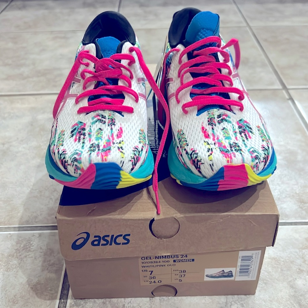 Brand new Asics Gel Nimbus 24 Size 7